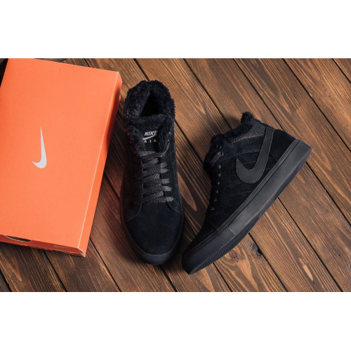 Зимові кросівки чоловічі чорні замшеві Nike