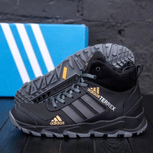 Зимові кросівки чоловічі шкіряні Adidas