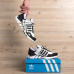 Білі шкіряні чоловічі кросівки Adidas